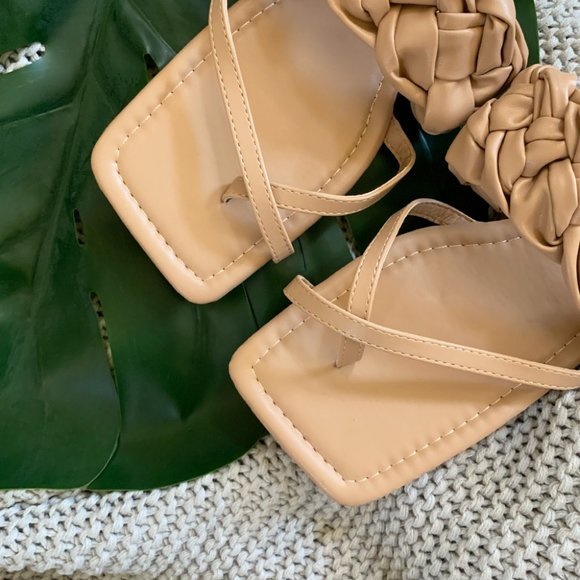 NEW🔥 Nude Woven Open Toe Loop Flat Slide Sandals - Picture 5 of 7